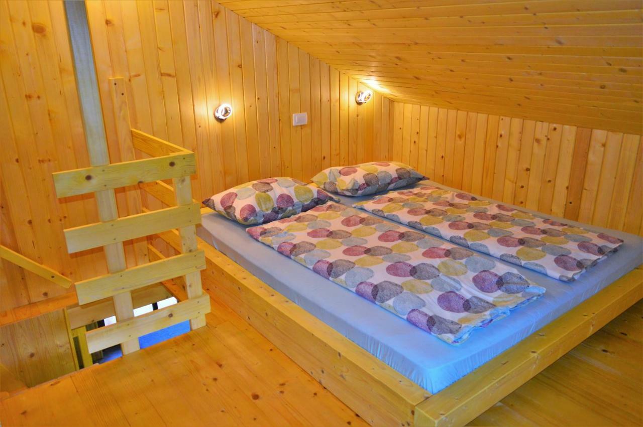 Nyaraló Sleeping With The Bees Kozjak Kobarid